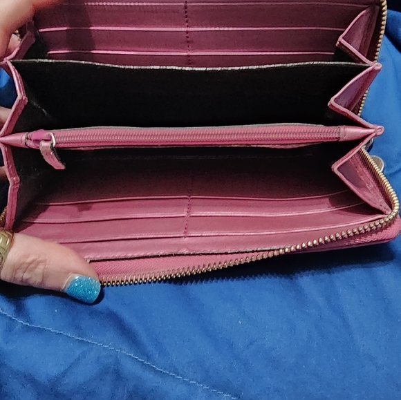 Gucci Metallic Guccissima Heart Zip Wallet GUC - Picture 9 of 12